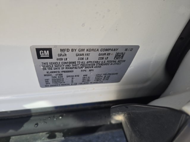 Used 2023 White Buick Select image 23