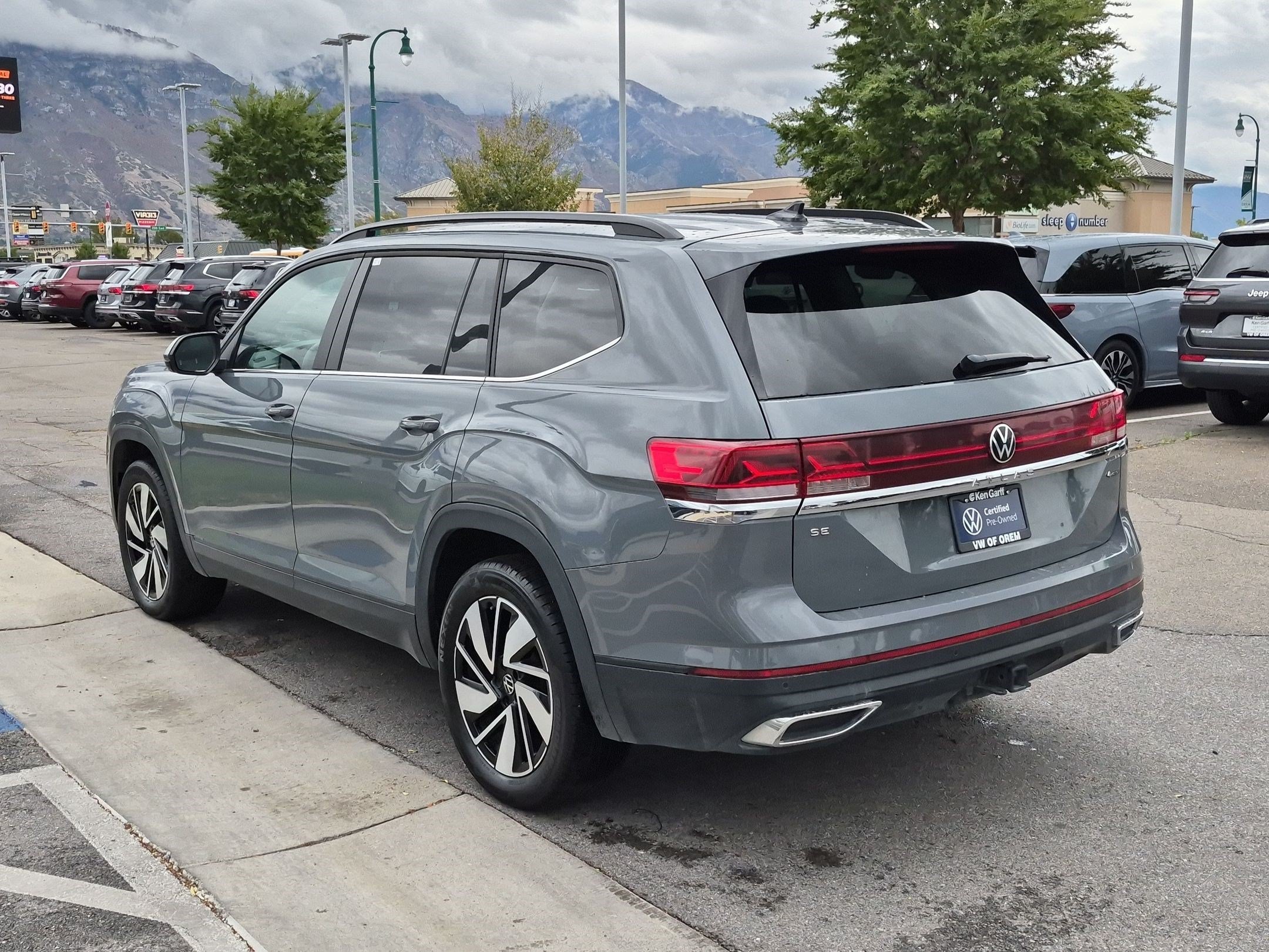 Certified Used 2025 Pure Gray Volkswagen 2.0T SE w/Technology image 7