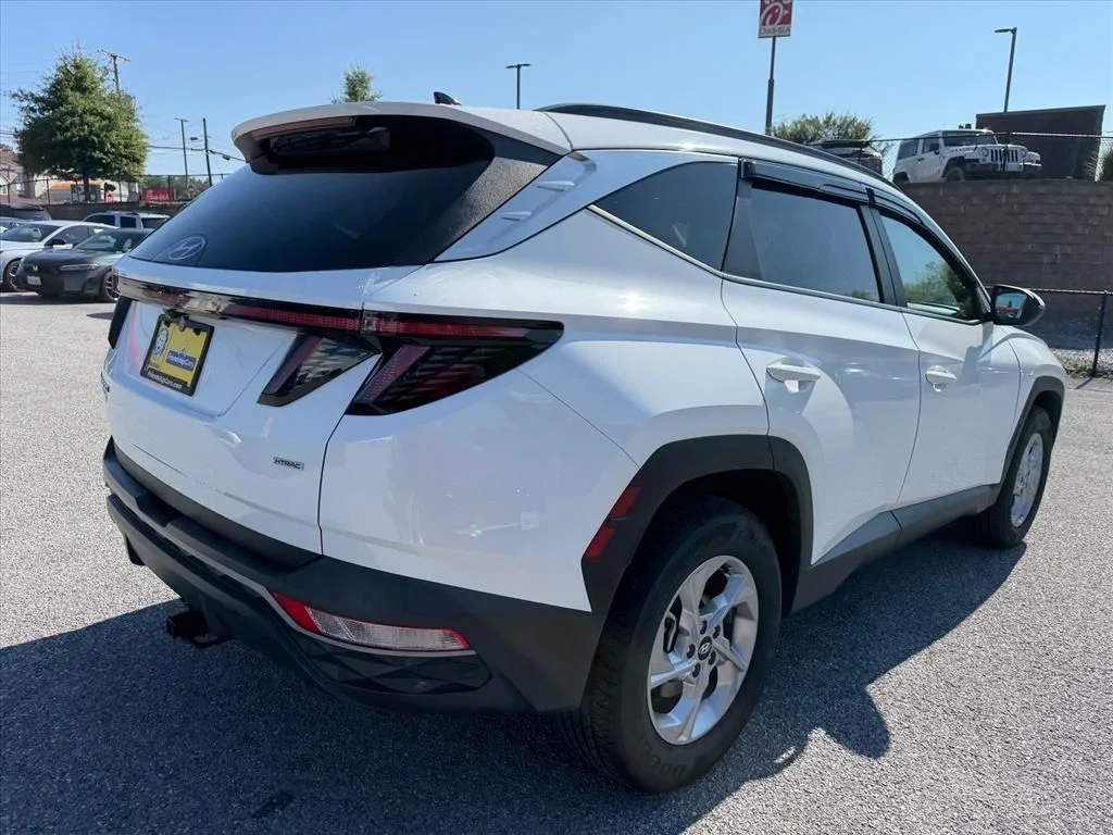 Used 2023 White Hyundai SEL image 12