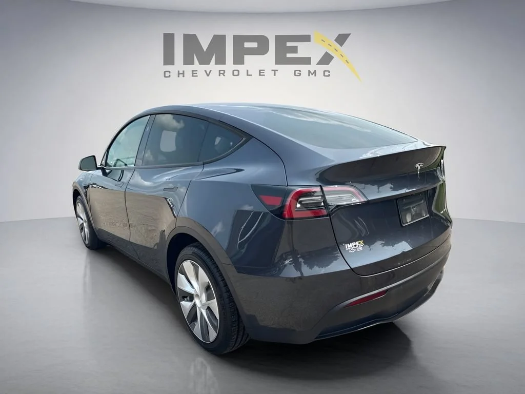 Used 2024  Tesla Long Range image 3