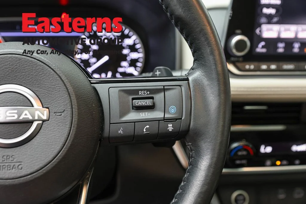 Used 2023 Red Nissan SV image 16