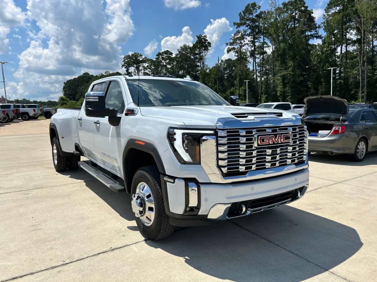 New 2026 Glacier White Tricoat GMC Denali DRW image 2