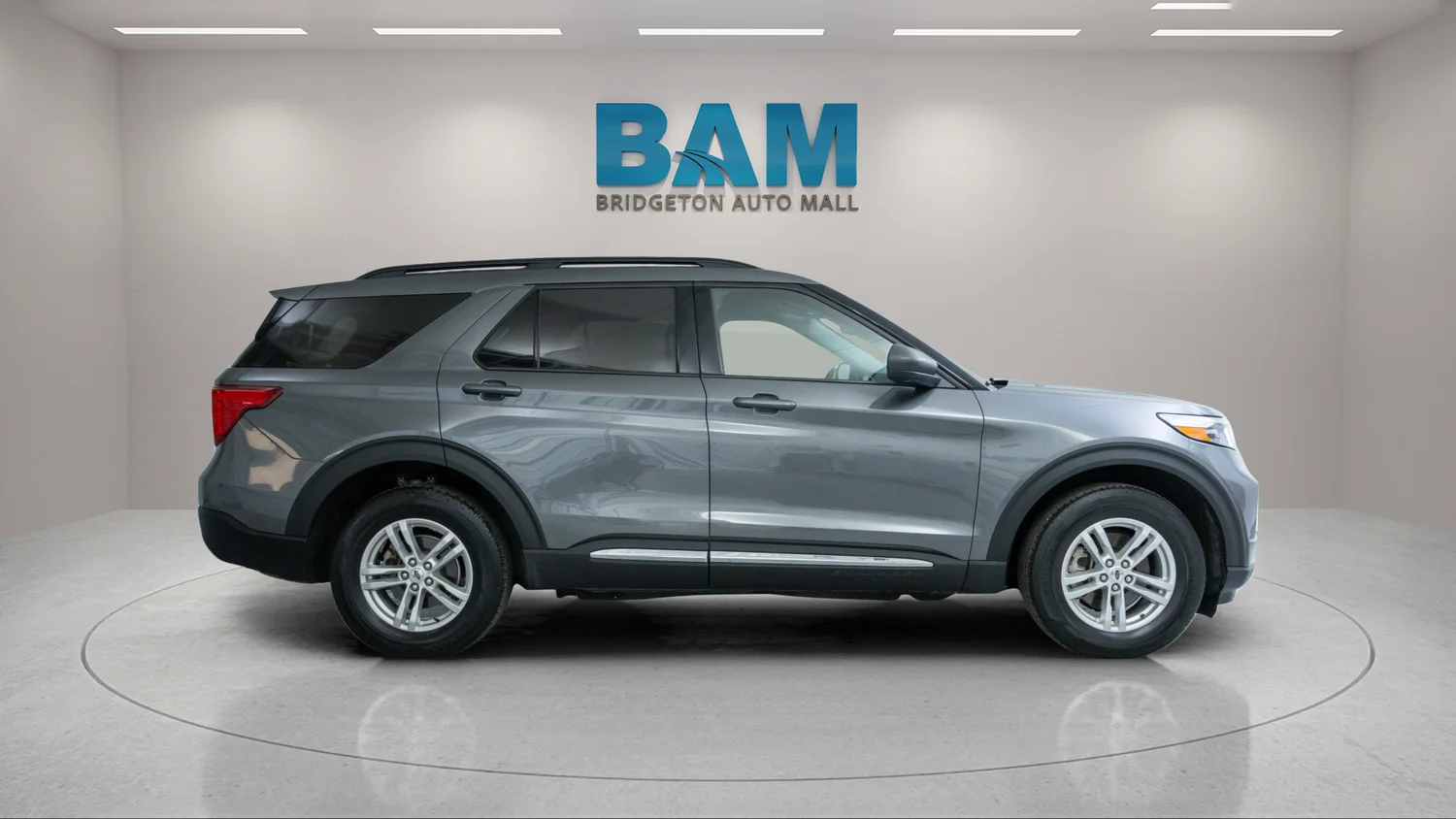 Used 2023 Gray Ford XLT image 8