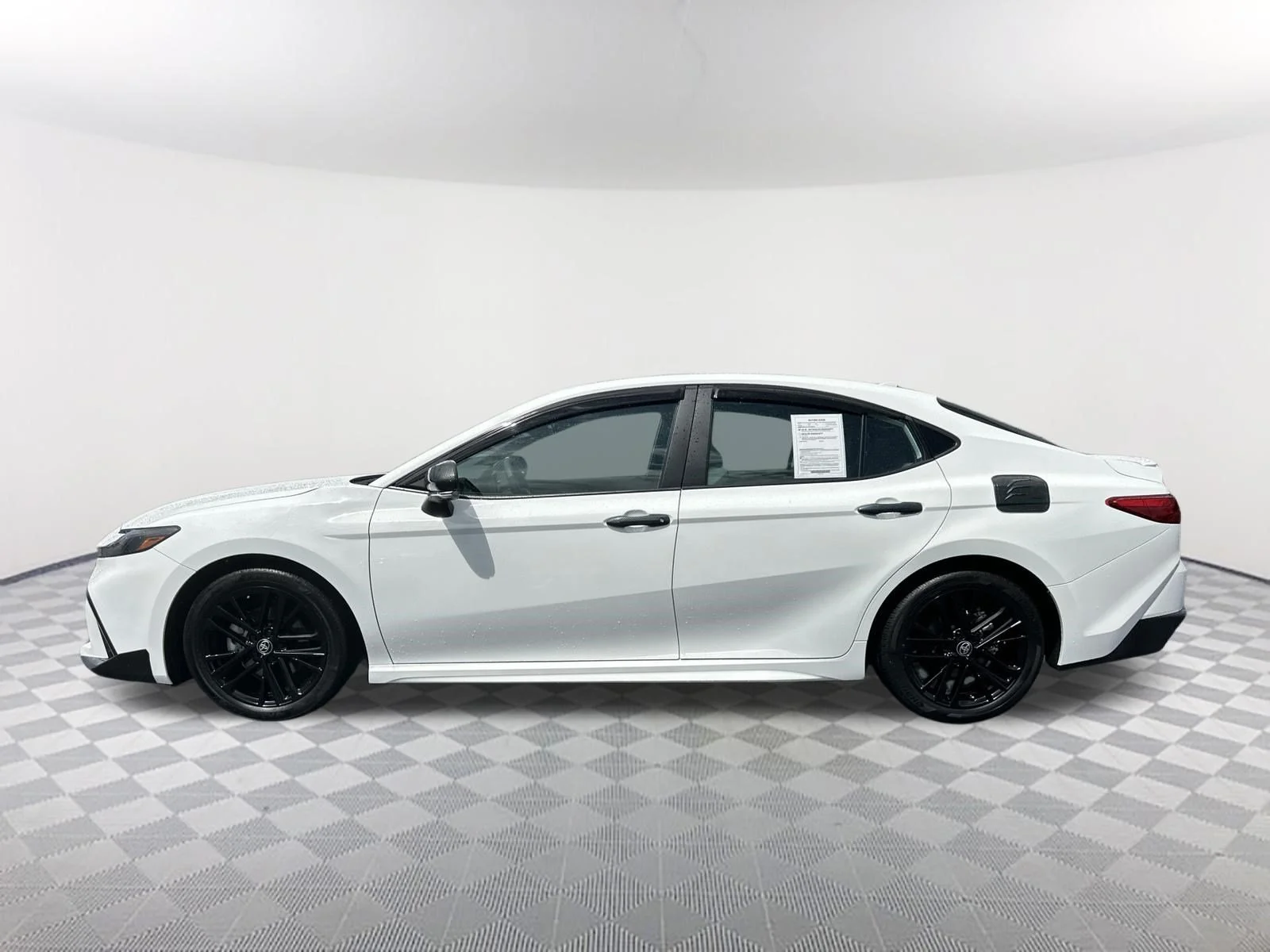Used 2026 Ice Cap Toyota SE image 8