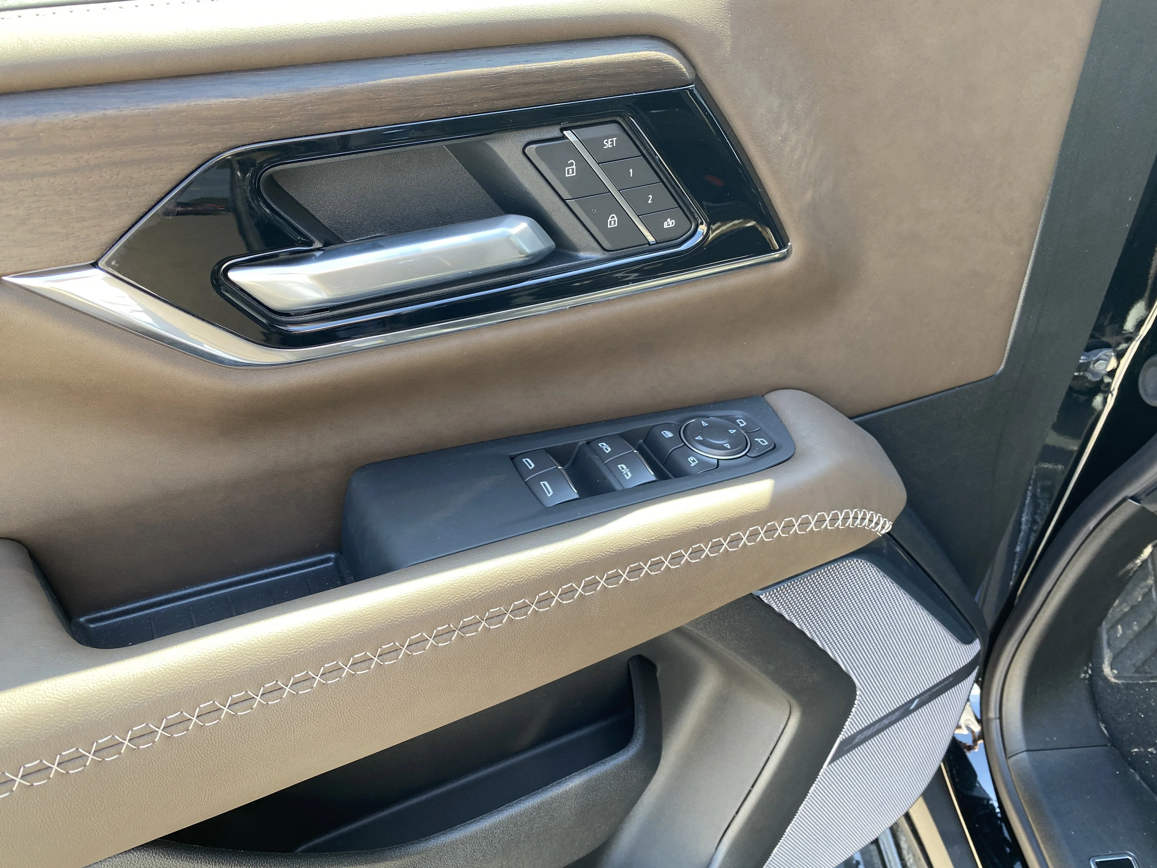 New 2026 ONYX BLACK GMC Denali Ultimate image 25