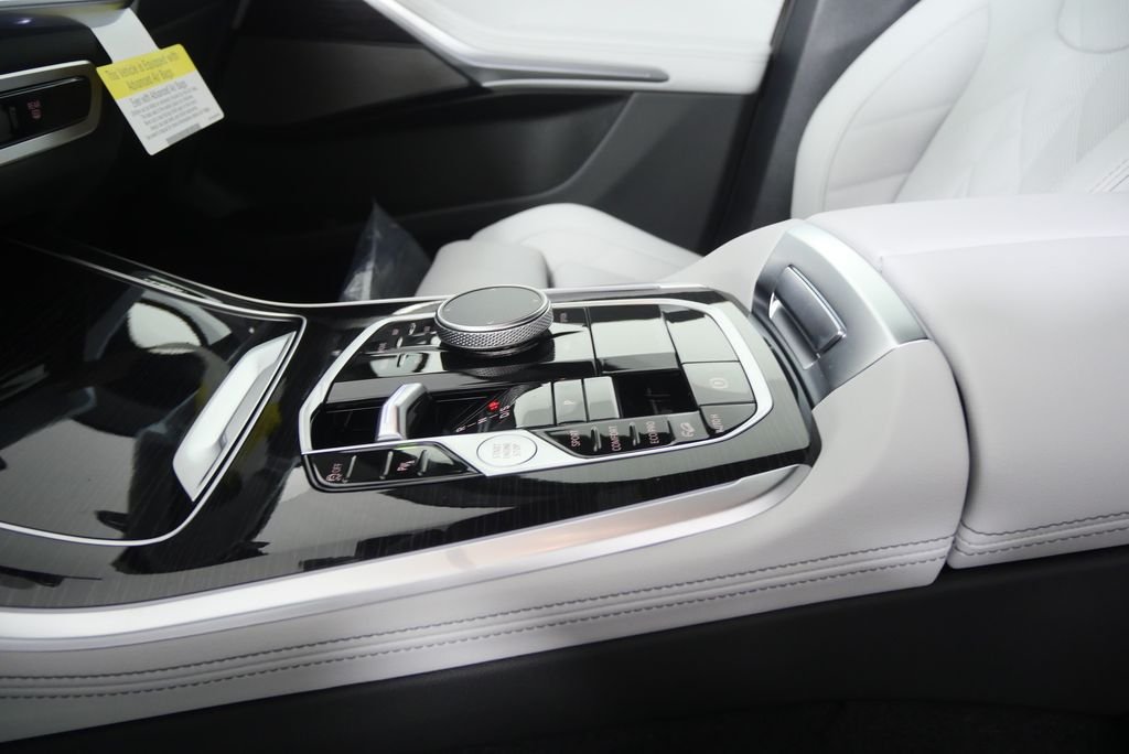 Used 2026 Alpine White BMW xDrive40i image 22