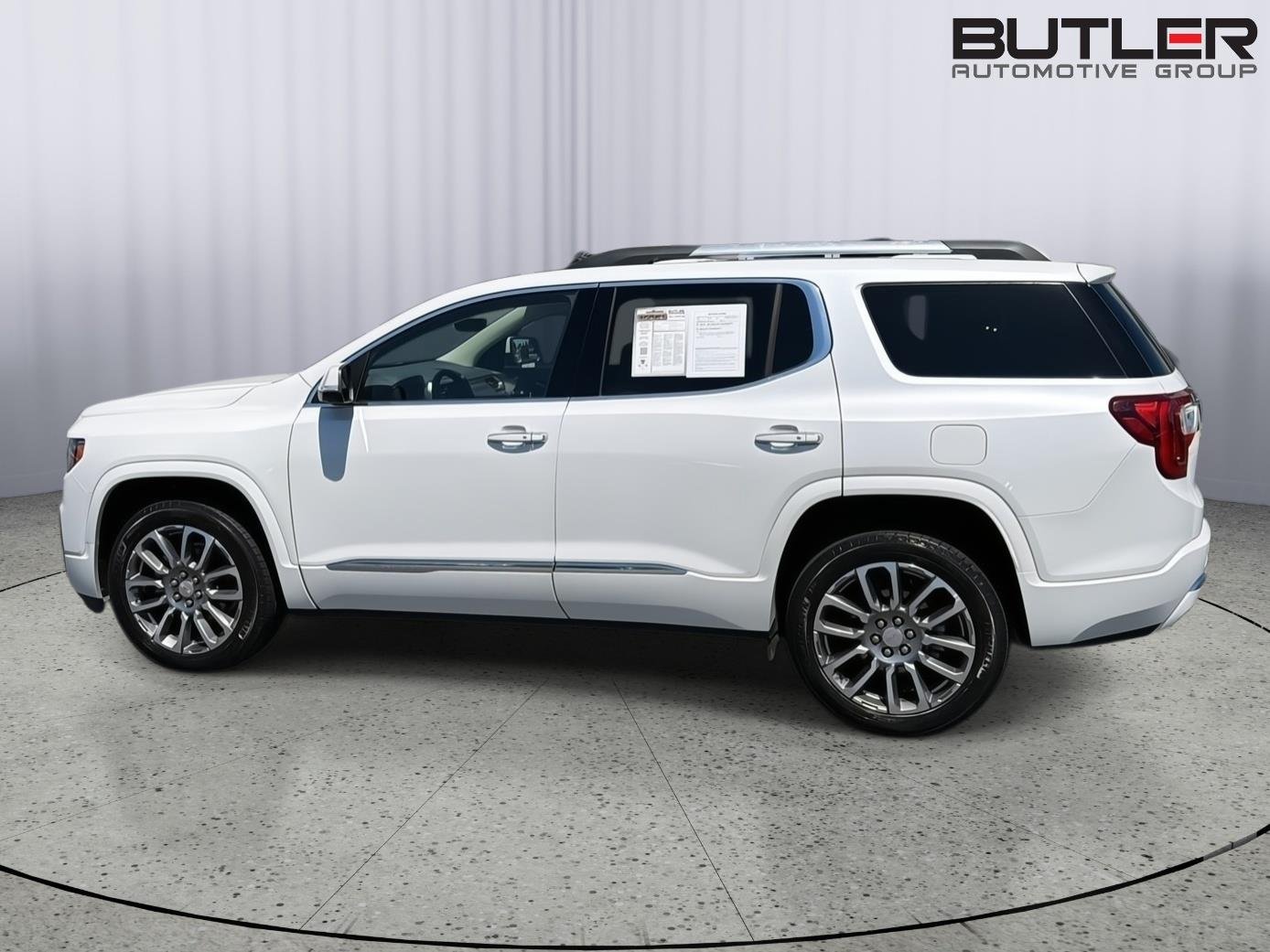 Used 2023 White Frost Tricoat GMC Denali image 3