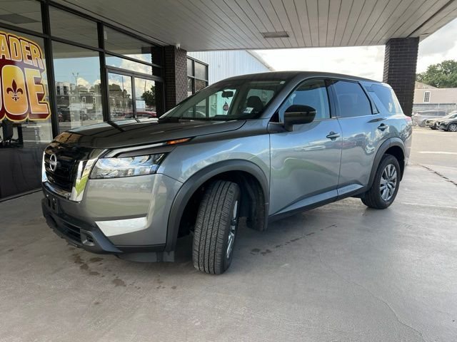 2025 Nissan Pathfinder S