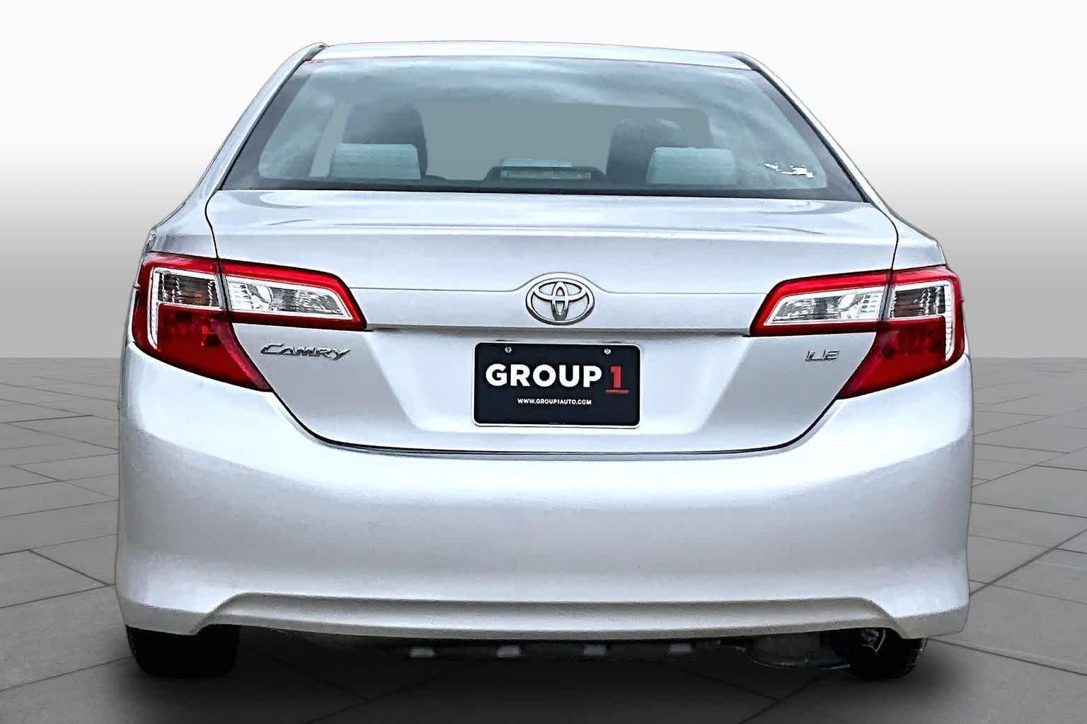 Used 2012 Classic Silver Metallic Toyota LE image 4