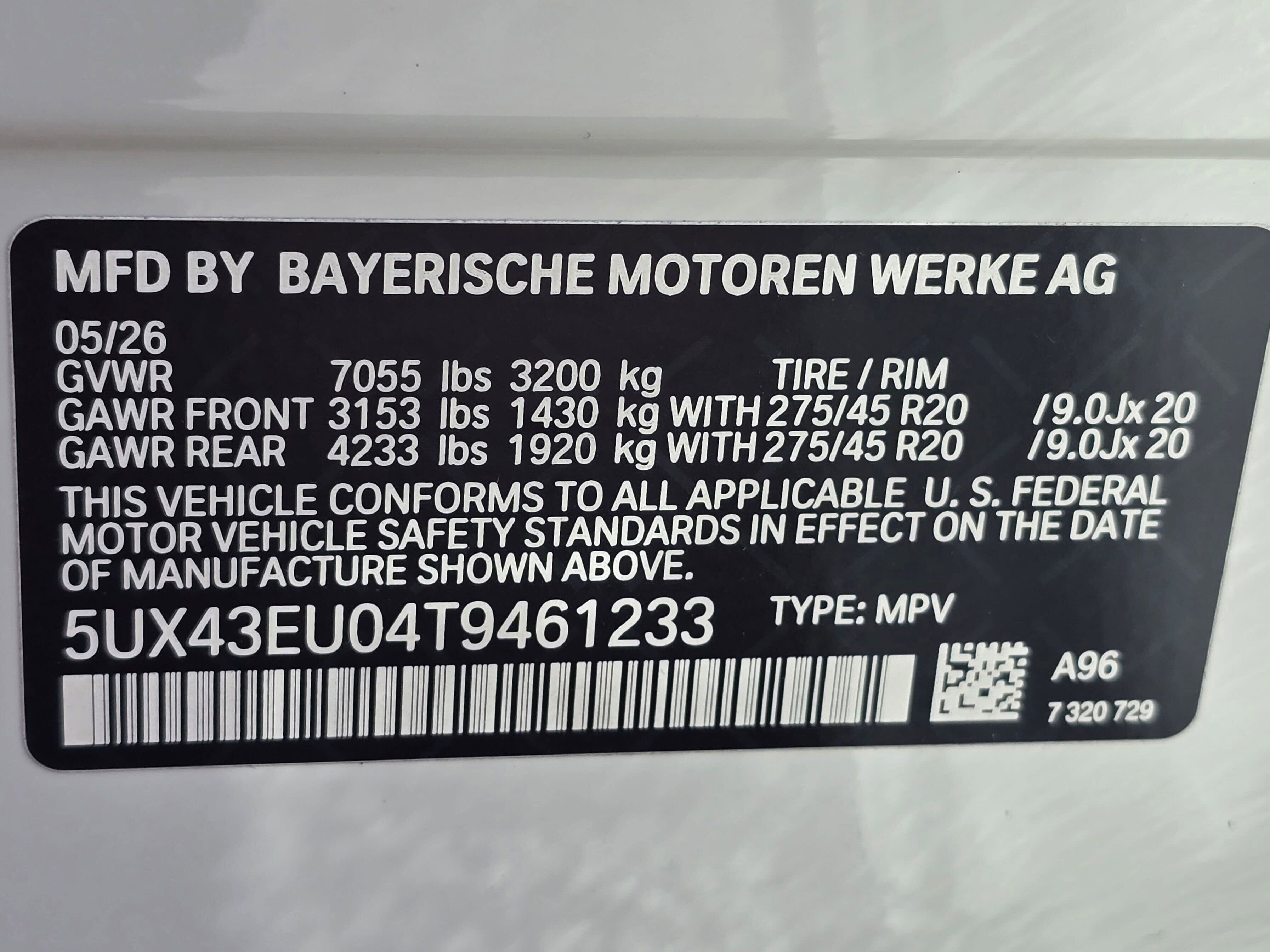 New 2026 Mineral White Metallic BMW xDrive50e image 29