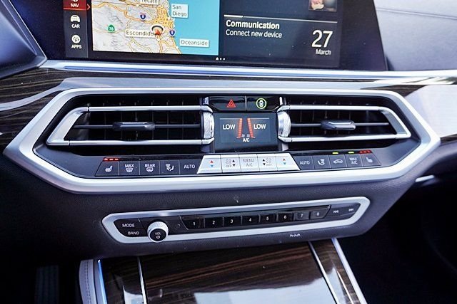 Used 2023 Gray BMW xDrive40i image 29