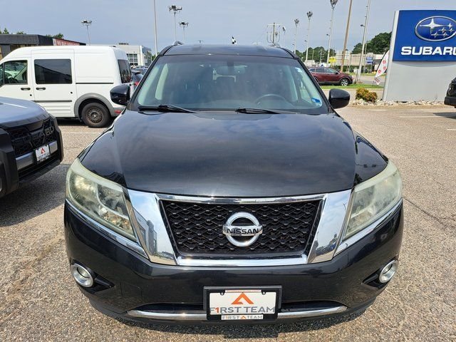 Used 2016 Black Nissan SV image 9