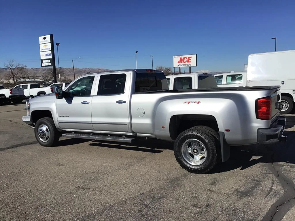 Used 2017 SILVER ICE METALLIC Chevrolet LTZ image 3