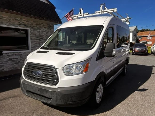 Used 2019 White Ford XLT image 1