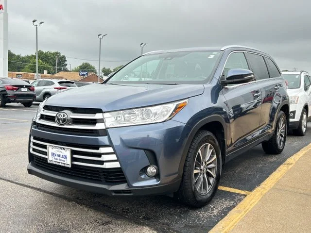 Used 2017 Shoreline Mist Toyota XLE image 5