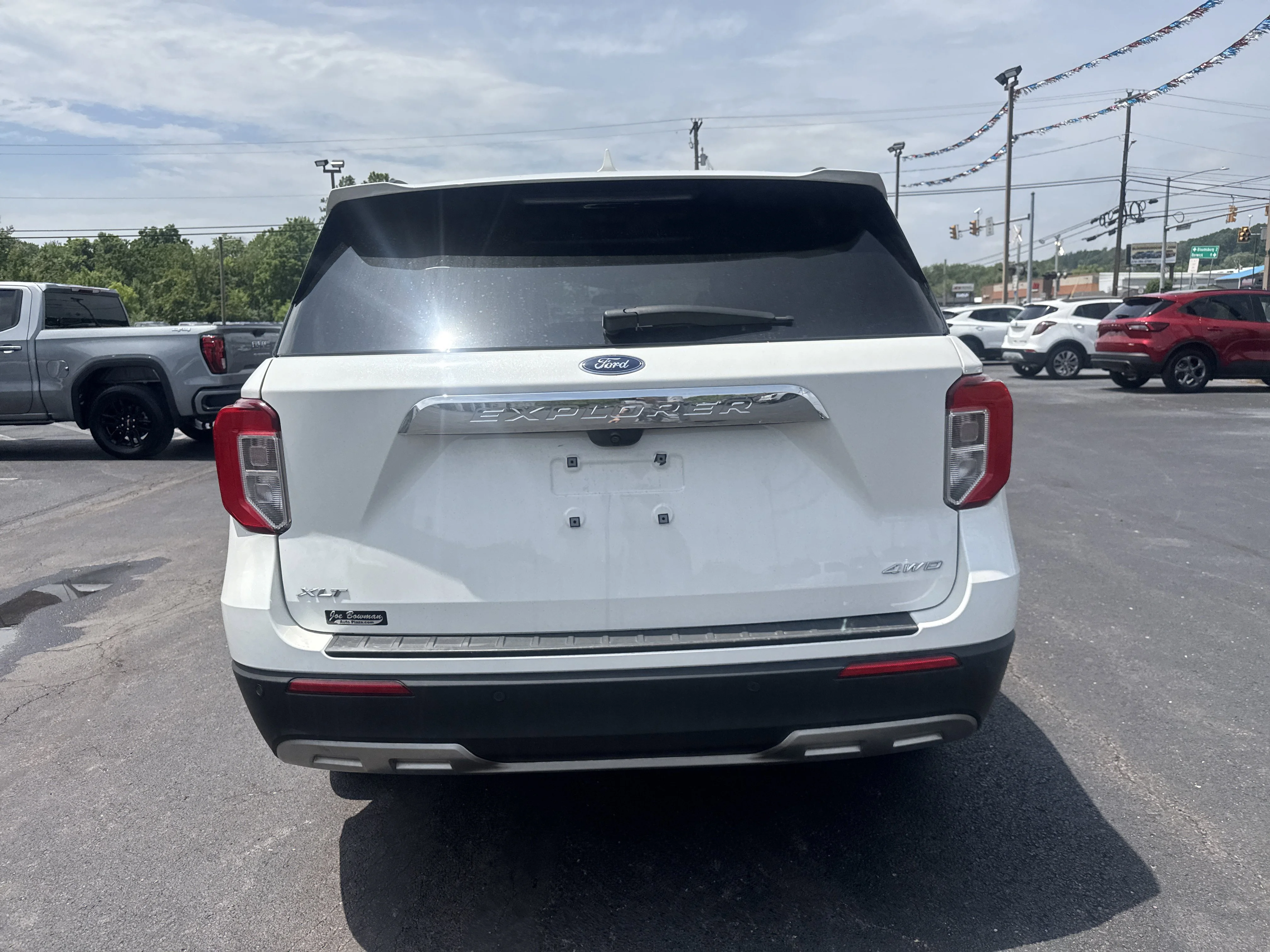 Used 2023 Star White Metallic Tri-Coat Ford XLT image 4