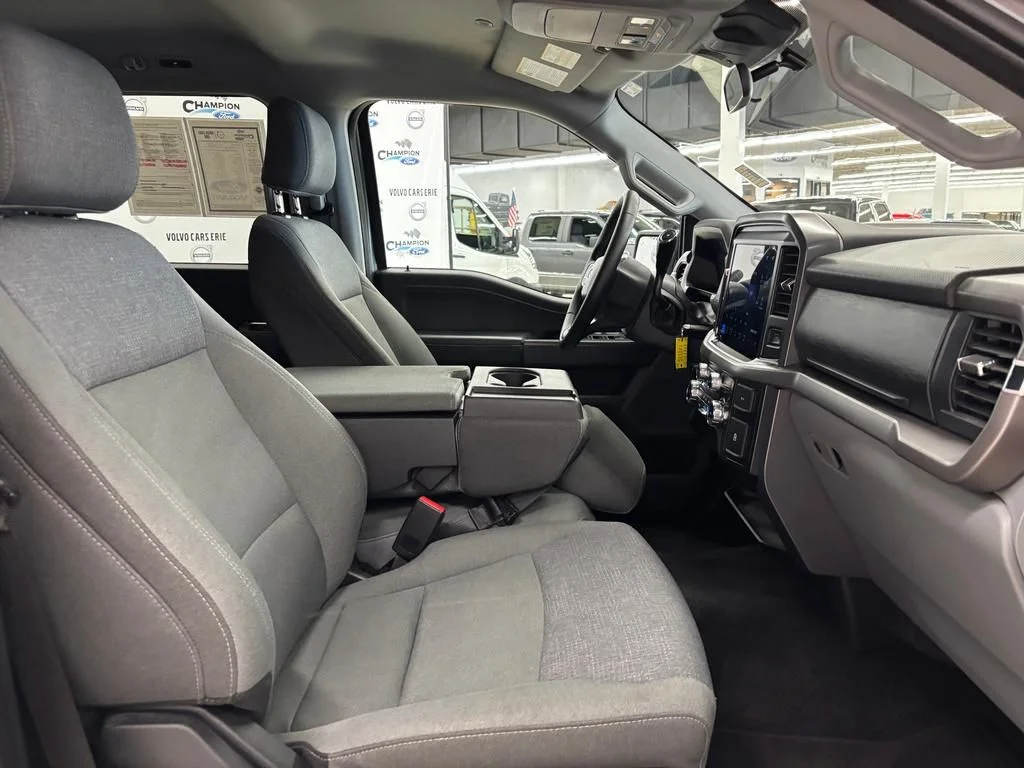Used 2025 Silver Ford XLT image 15