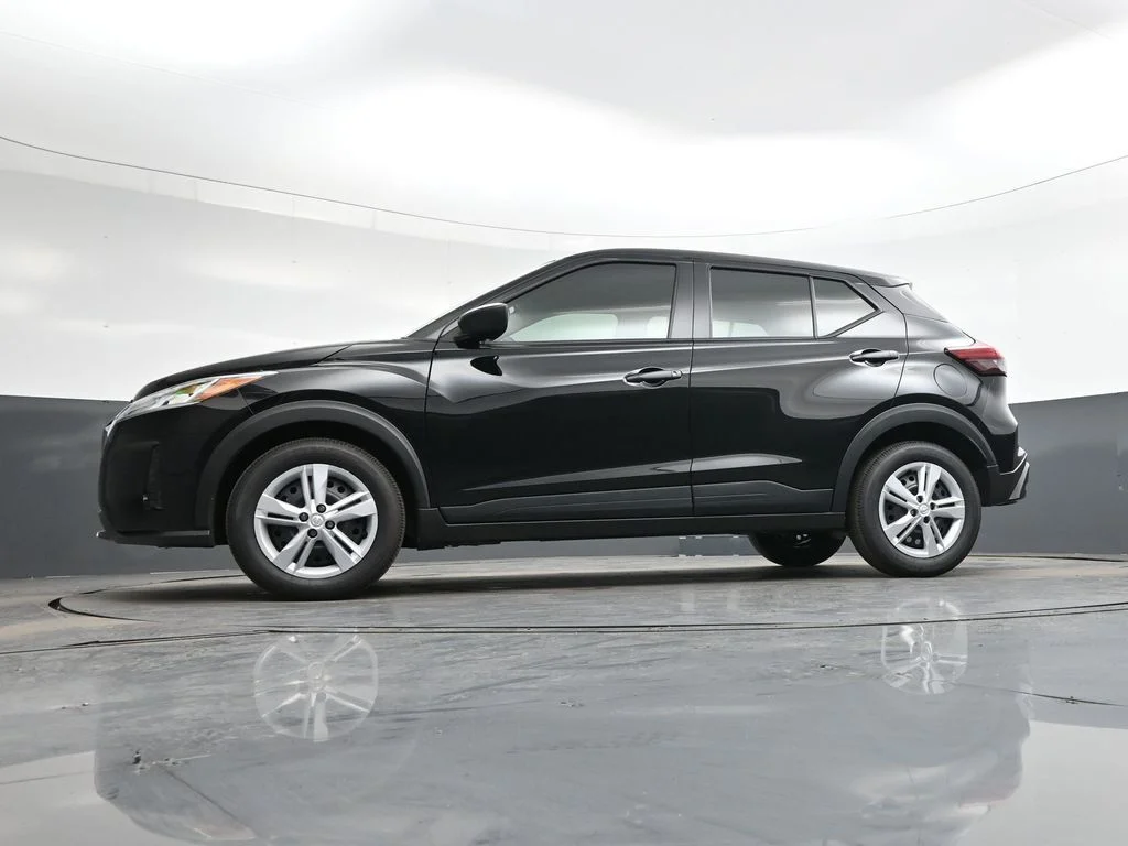 Used 2025 Black Nissan S image 41