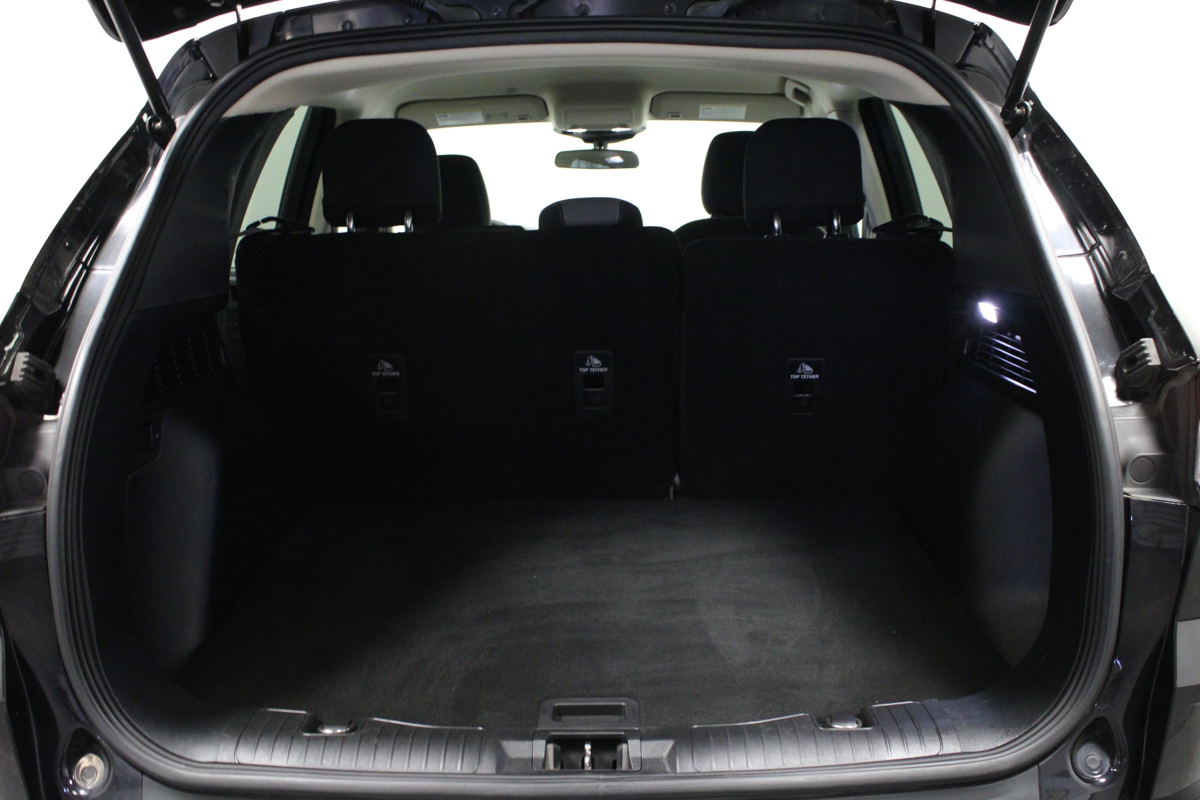Used 2020 Black Metallic Ford SE image 14
