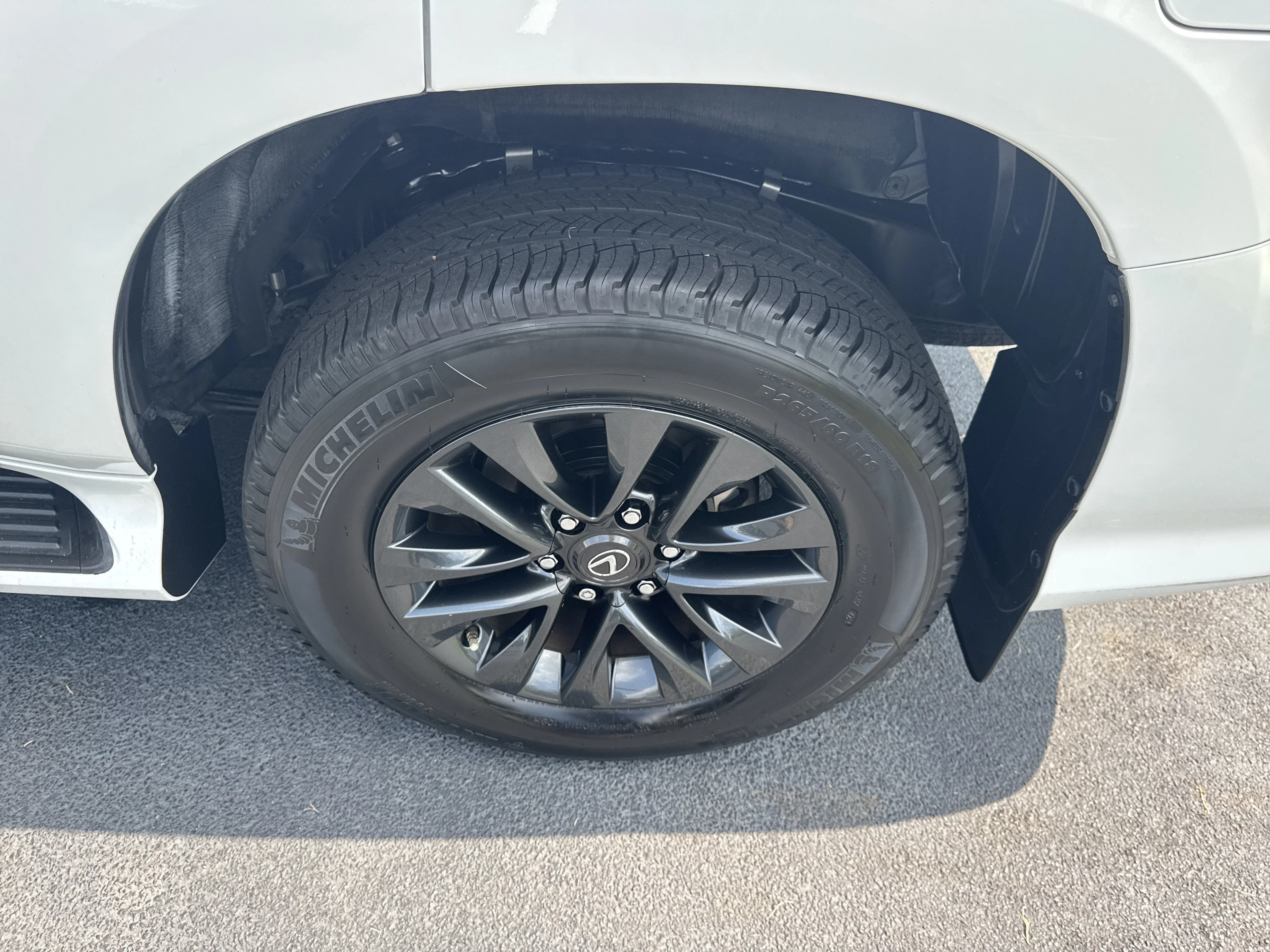 Used 2021 Starfire Pearl Lexus 460 image 12