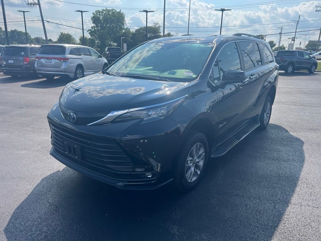 Used 2025 Black Toyota XLE image 2