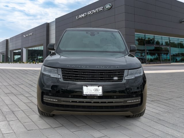 Used 2025 Black Land Rover SE image 8