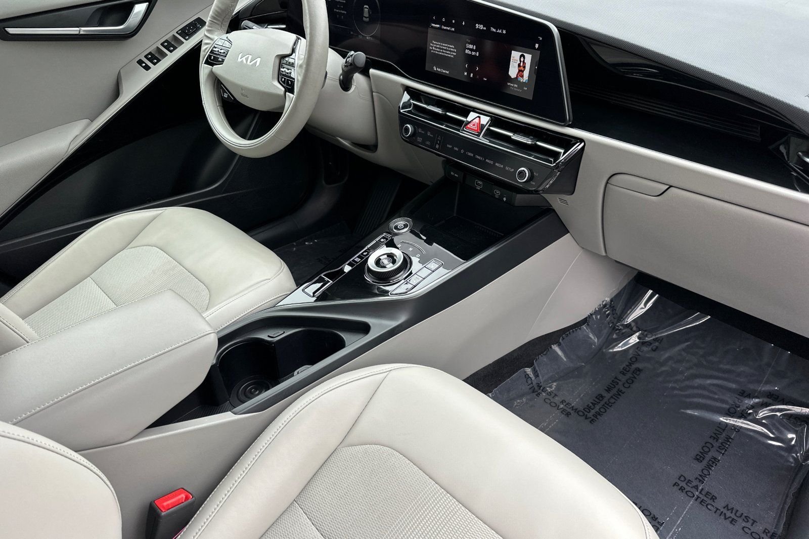 Certified Used 2023 White Kia Wind image 18