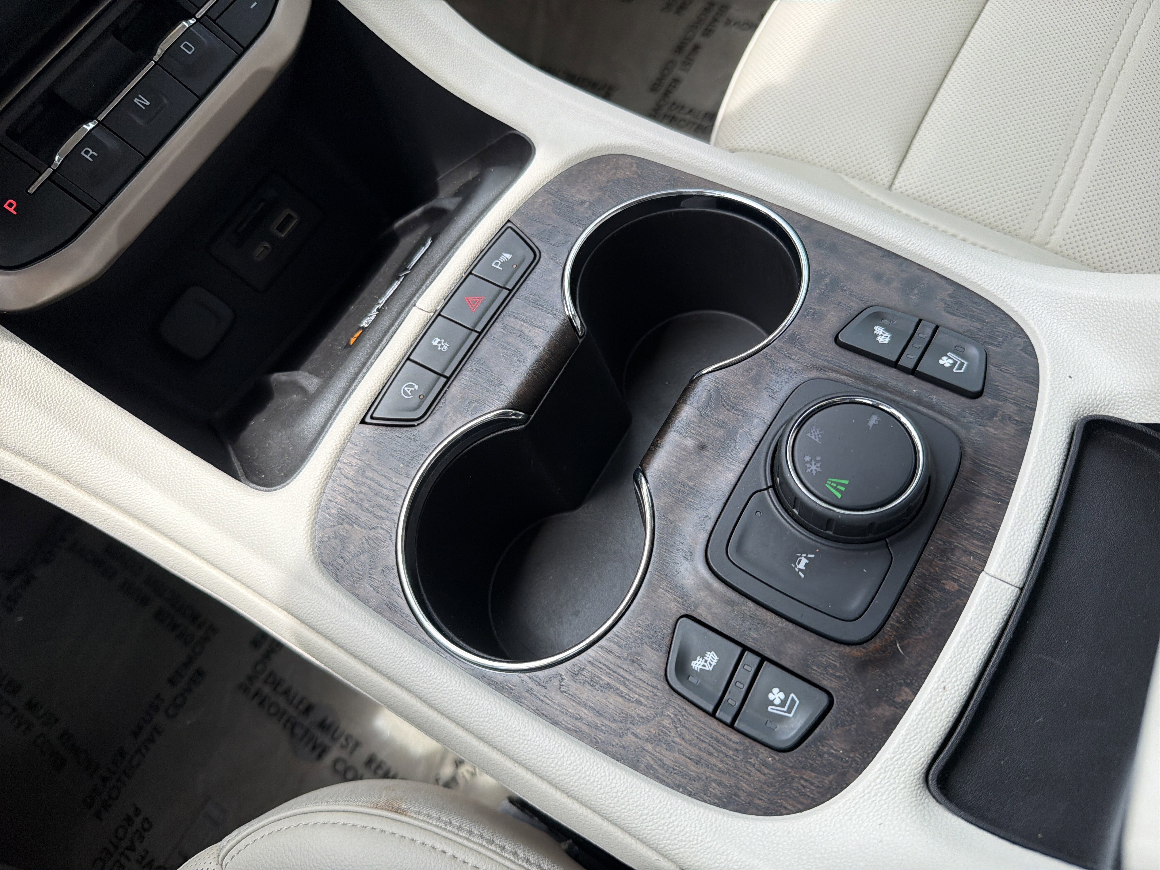 2022 GMC Acadia Denali - Photo 29