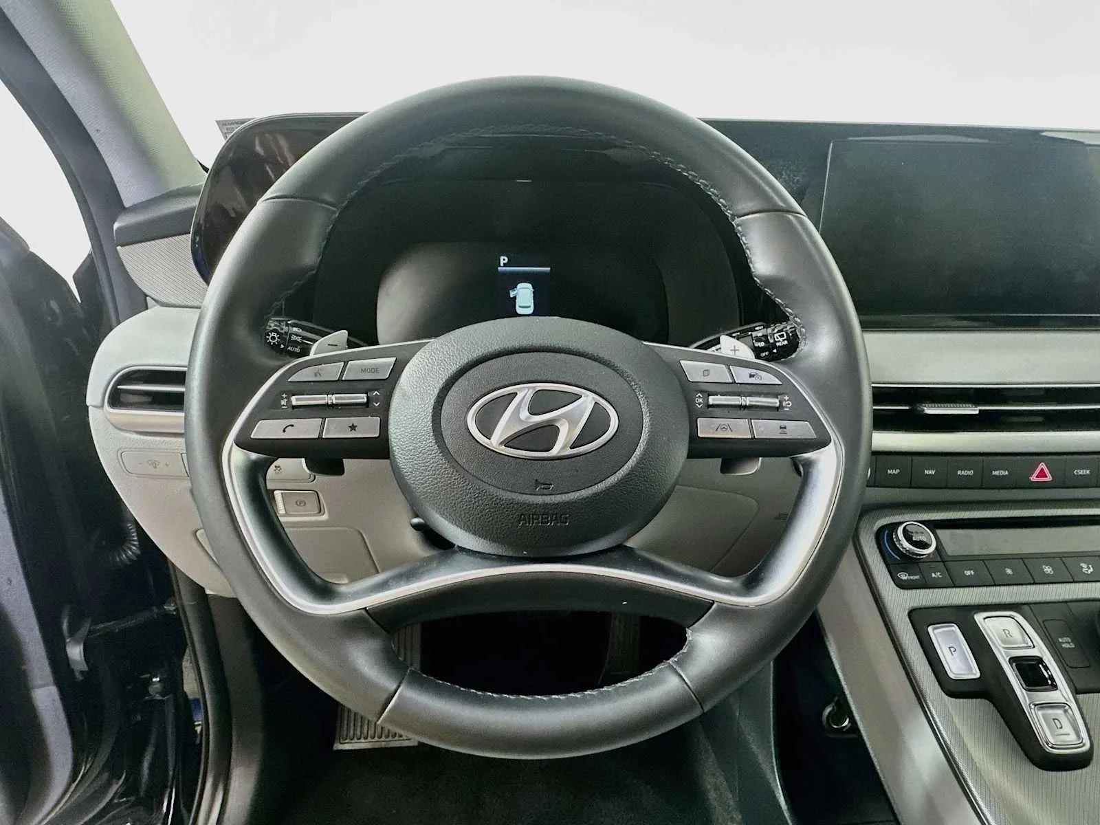 Used 2025 Abyss Black Pearl Hyundai SEL image 9