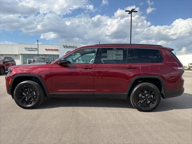 New 2026 Velvet Red Pearl-Coat Exterior Paint Jeep Laredo image 3