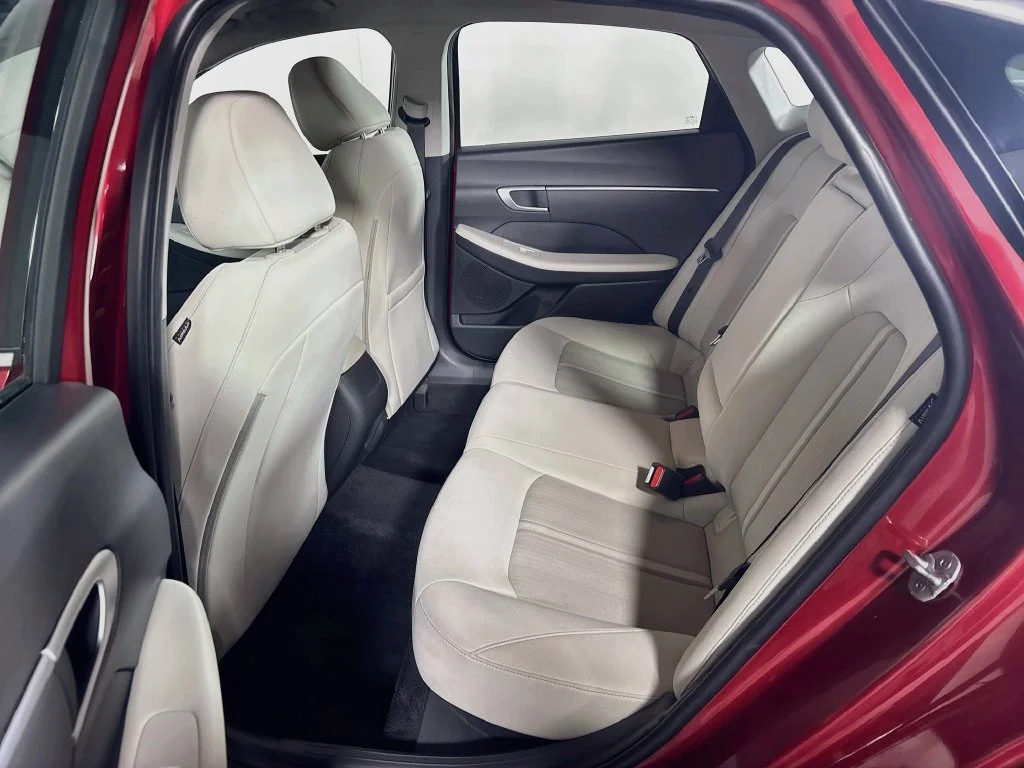 Used 2025 Red Hyundai SEL image 19