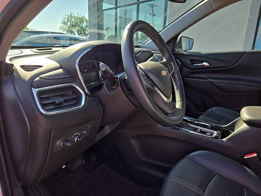 Used 2023 White Chevrolet Premier image 36