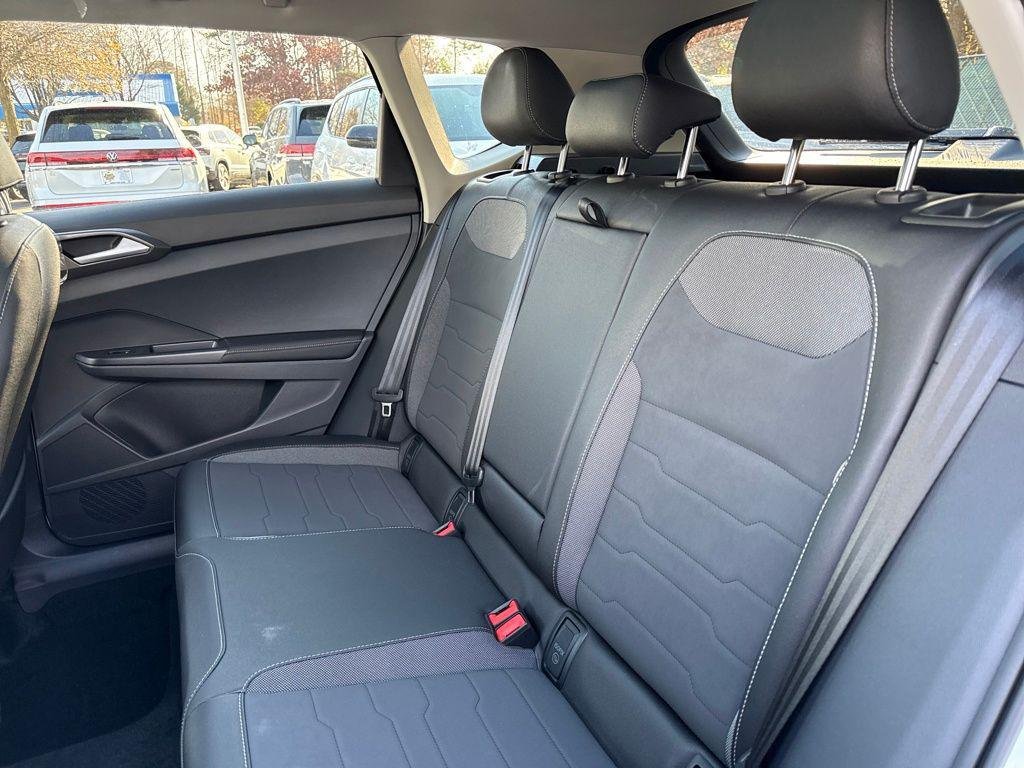 2026 Volkswagen Taos SE Black - Photo 22
