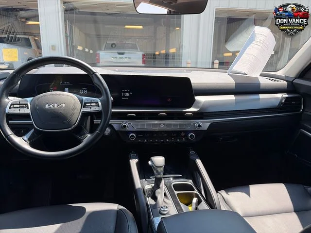 Used 2025 Silver Kia S image 12