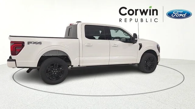 New 2025 Star White Metallic Tri-Coat Ford Platinum® image 32