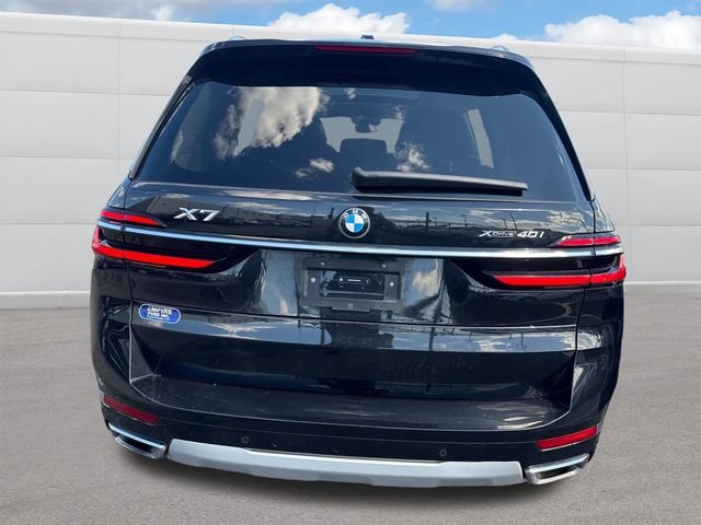 Used 2025 Black Sapphire Metallic BMW xDrive40i image 4
