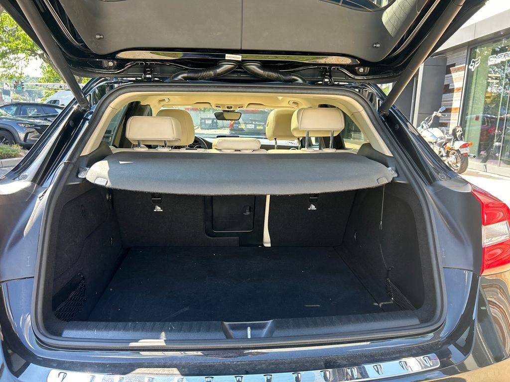 Used 2018 Black Mercedes-Benz GLA 250 image 27