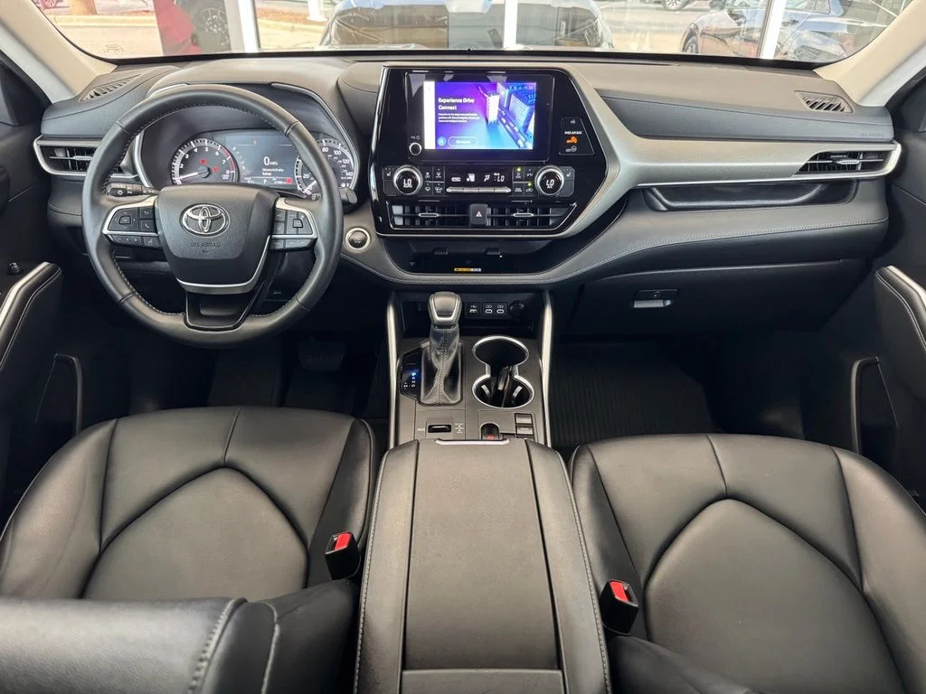 Used 2024 Silver Toyota XLE image 27