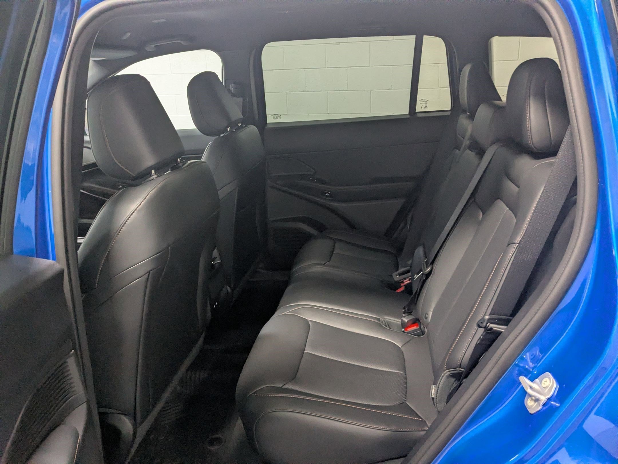 New 2026 Hydro Blue Pearl-Coat Exterior Paint Jeep Limited image 17
