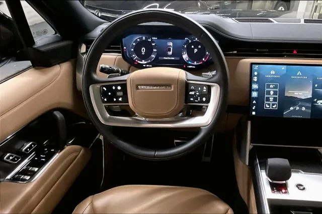 Used 2025 Gray Land Rover SE image 4