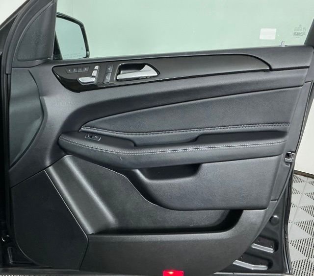Used 2019 Black Mercedes-Benz GLS 450 image 29
