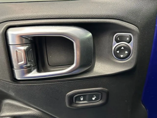 Used 2018 Blue Jeep Unlimited Sport S image 19