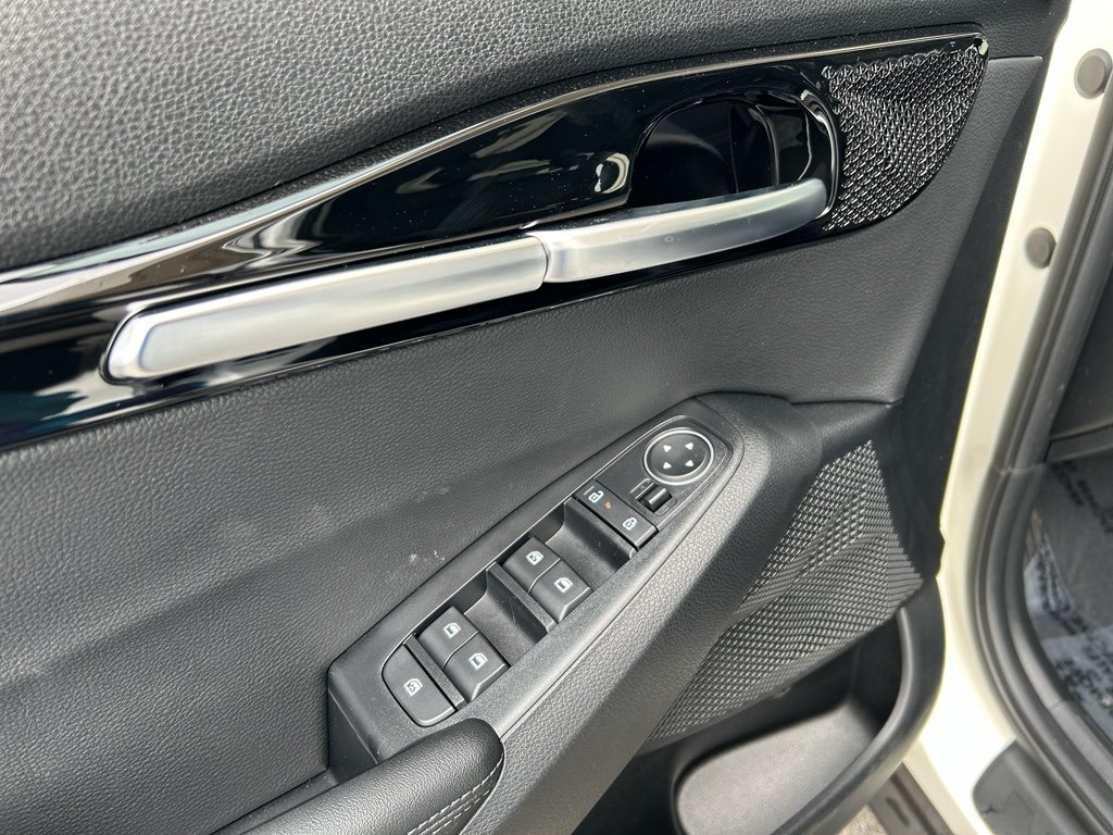 New 2026 Clear White / Black Roof Kia S image 17