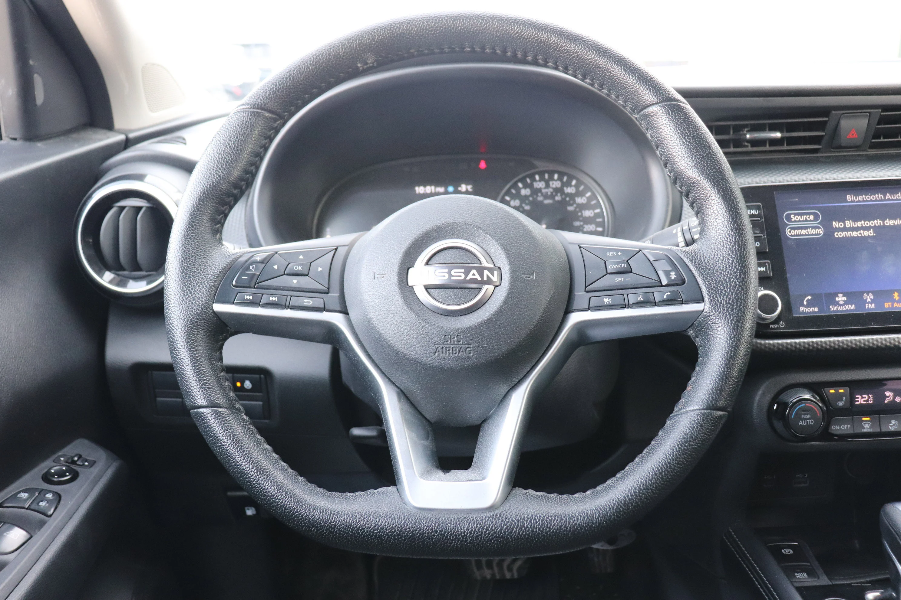 Used 2022 White Nissan SV image 7