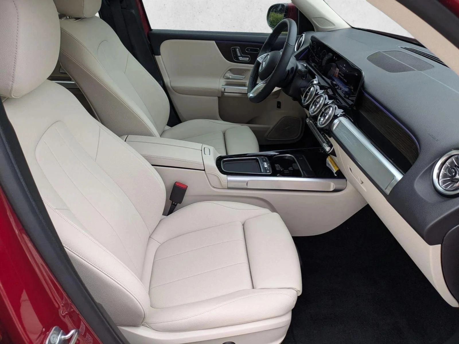 Used 2026 Manufaktur Patagonia Red Metallic Mercedes-Benz GLB 250 image 22