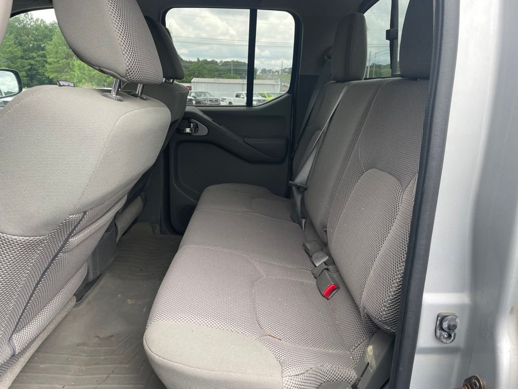 Used 2014 Silver Nissan SV image 16
