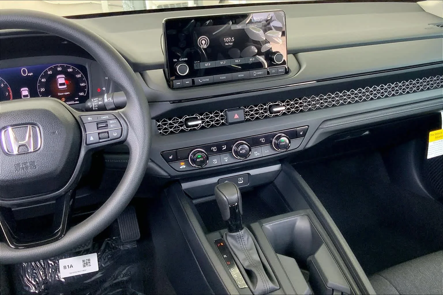 Used 2025 Crystal Black Pearl Honda SE image 6