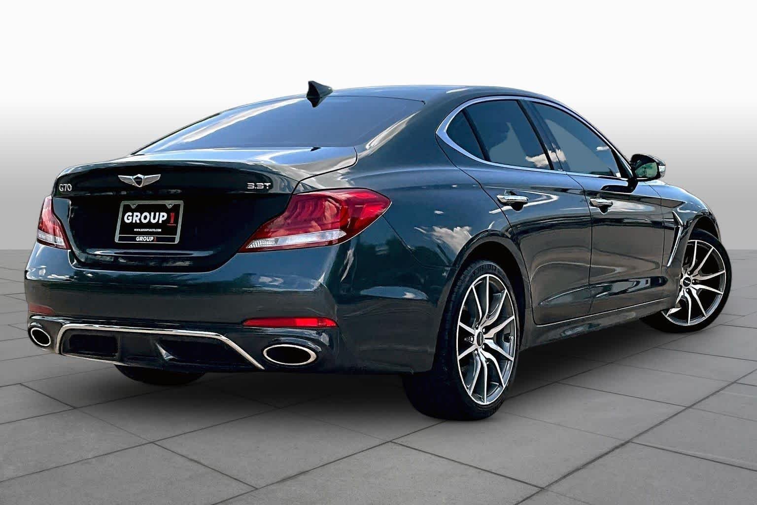 Used 2019 Black Forest Green Genesis 3.3T Design image 13