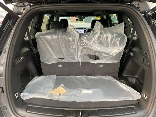 New 2026 Baltic Gray Metallic Clear-Coat Exterior Paint Jeep Limited Reserve image 13