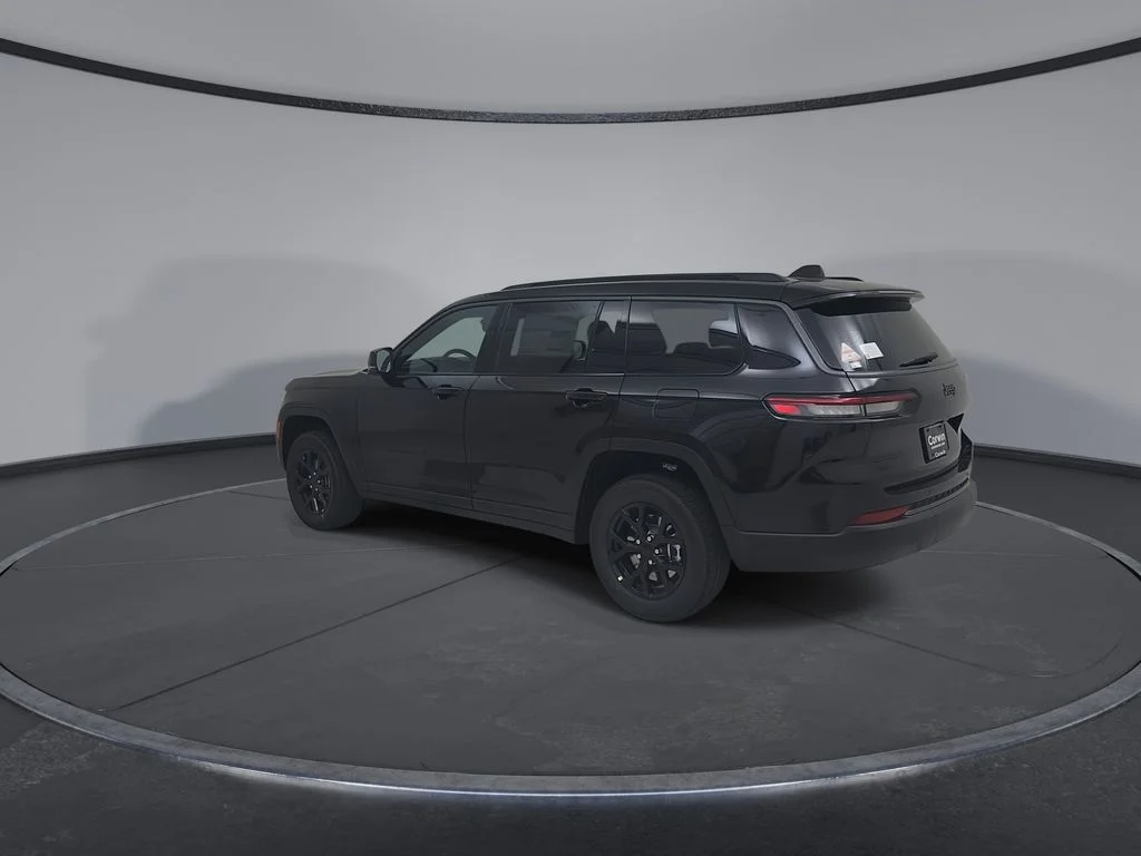 New 2026 Diamond Black Crystal Pearlcoat Jeep Altitude image 11